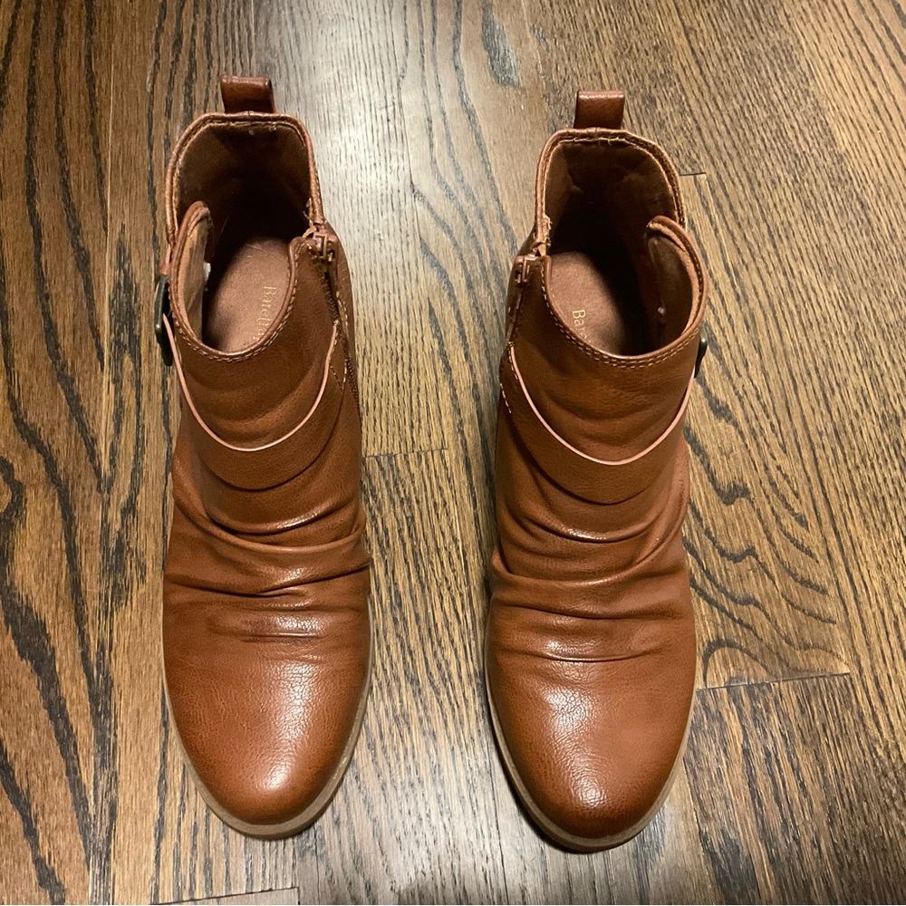 BareTraps Rebel Bootie (Cognac) Size 8.5 (like new) (no box)